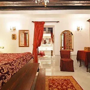 zattere-cottage-next-to-guggenheim.hotelslidodijesolo.com/